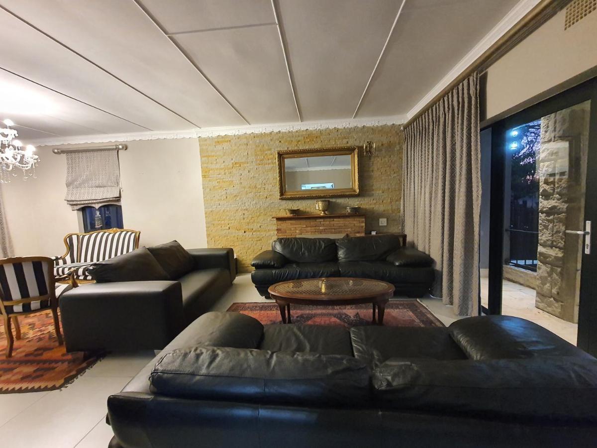 크론스타드 Le Grant Guesthhouse 아파트 호텔 외부 사진